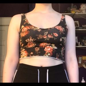 Wild Fable cropped top, size xs, floral pattern